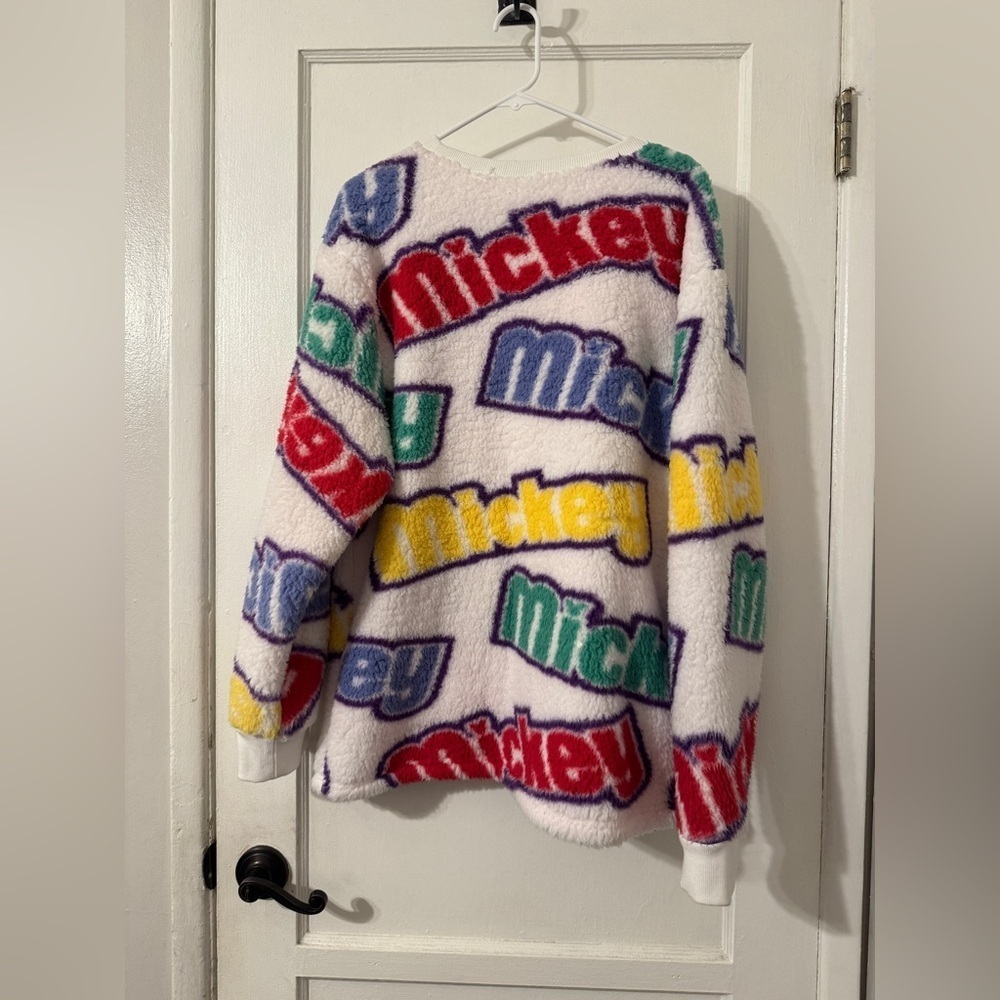 Mickey Disney Sherpa crewneck size large - Picture 4 of 4